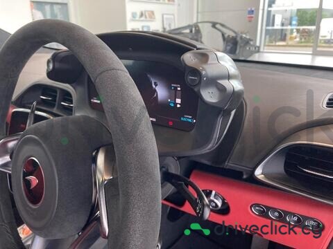 McLaren Artura Красный