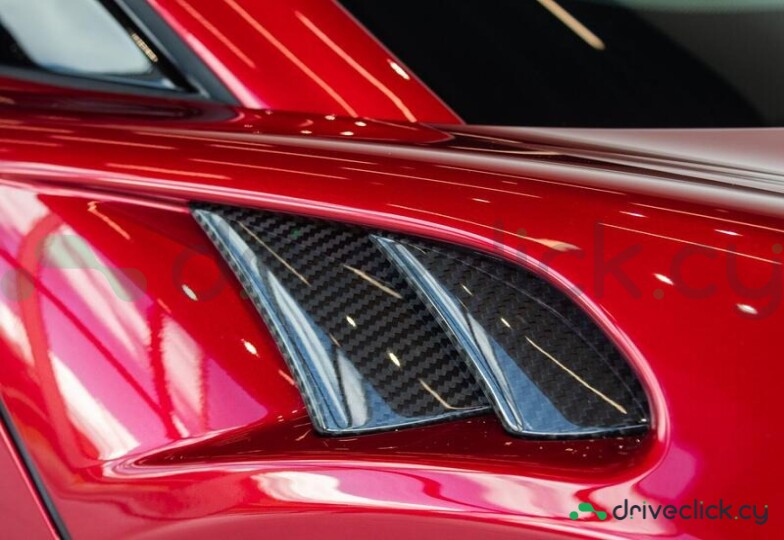 McLaren Artura Красный