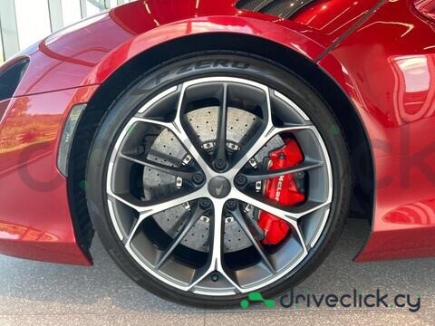 McLaren Artura Красный