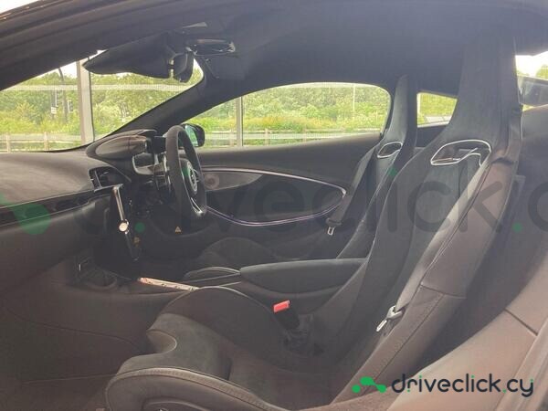 McLaren Artura Black