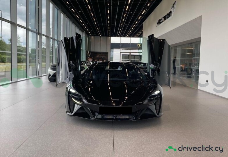 McLaren Artura Black