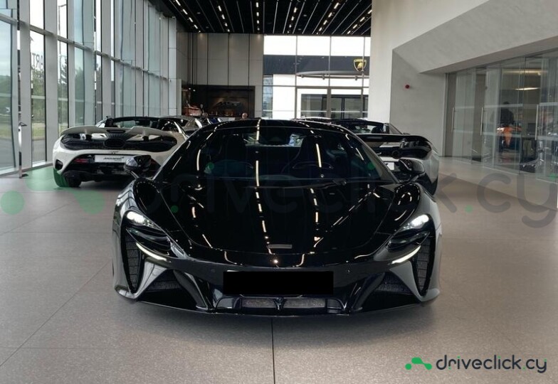 McLaren Artura Black