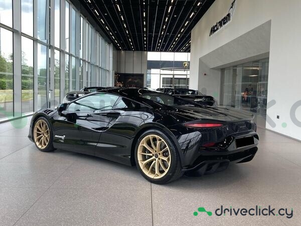 McLaren Artura Black