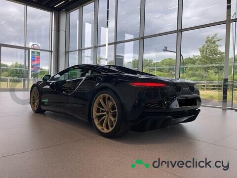 McLaren Artura Black