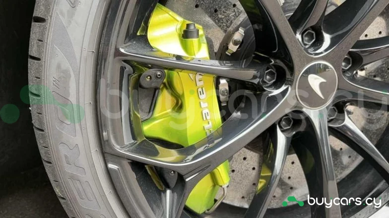 McLaren Artura Зеленый