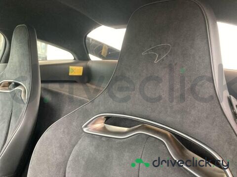 McLaren Artura Black