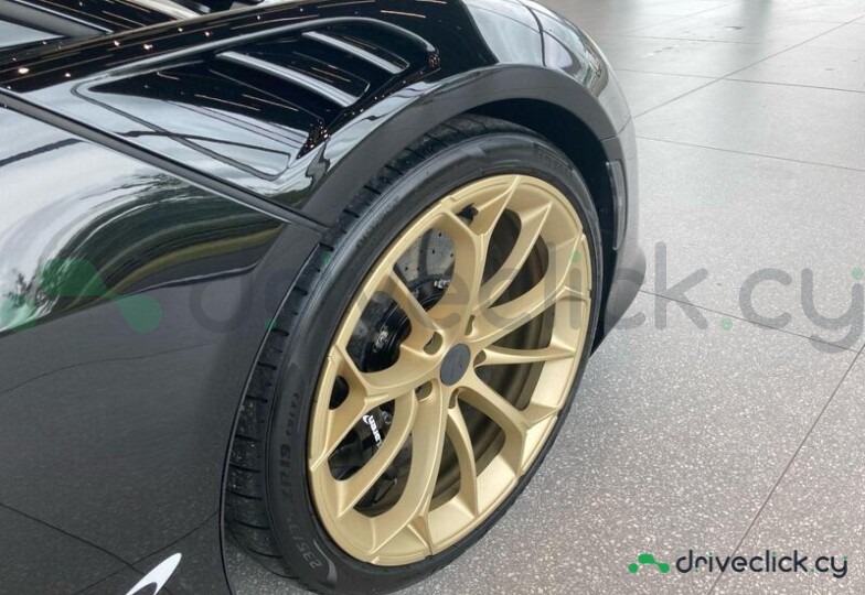 McLaren Artura Black