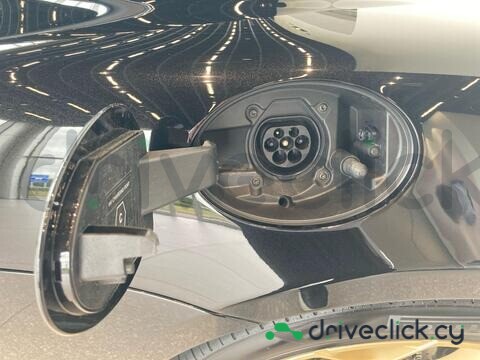 McLaren Artura Black