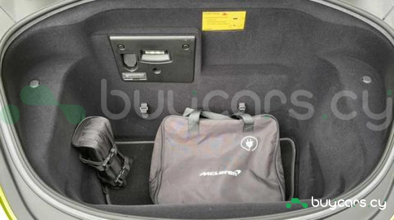 McLaren Artura Зеленый