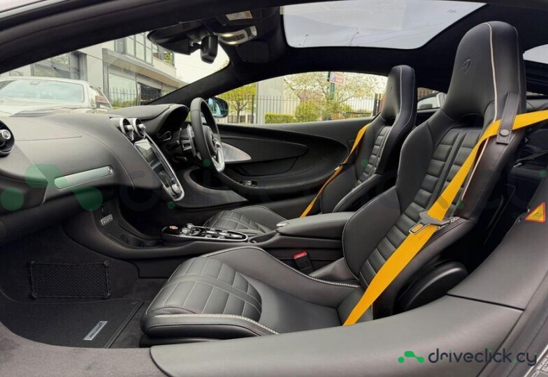 McLaren GT Серый