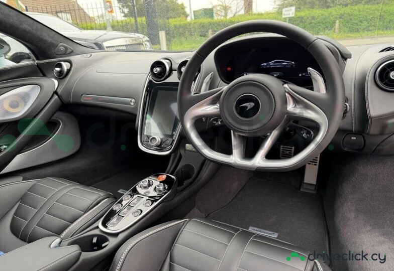 McLaren GT Серый