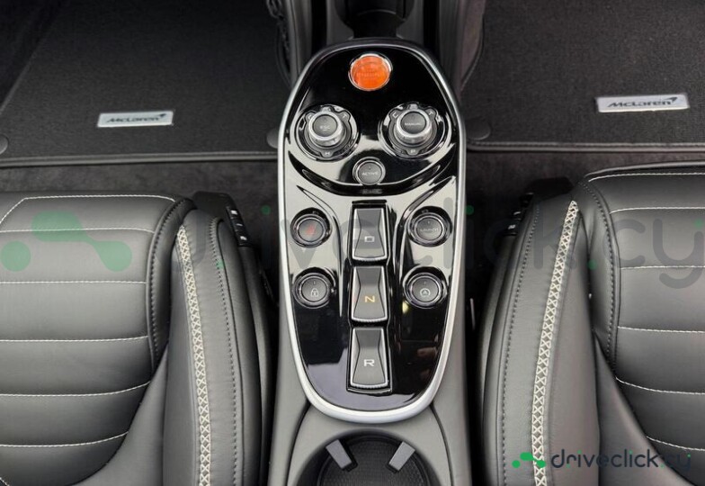 McLaren GT Серый
