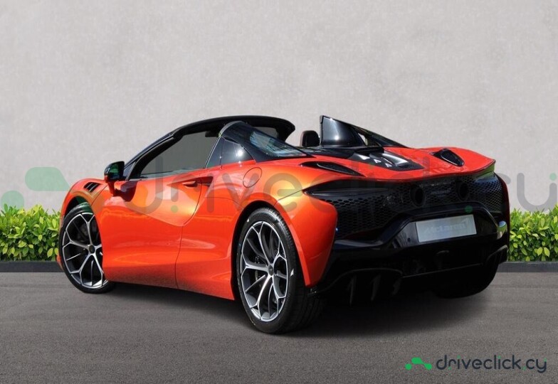 McLaren Artura Red