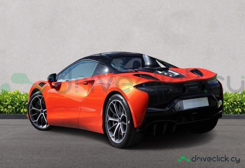 McLaren Artura Red