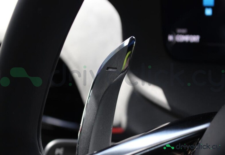 McLaren Artura Red