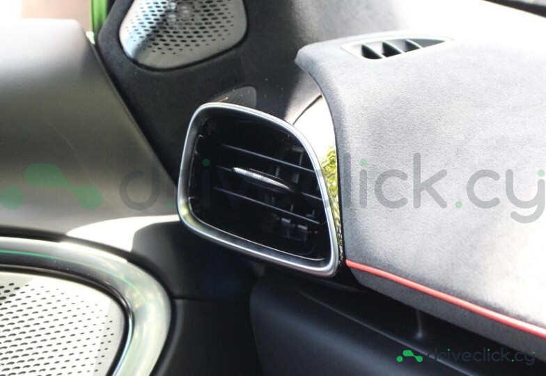 McLaren Artura Green