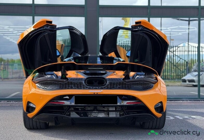 McLaren 750S Orange