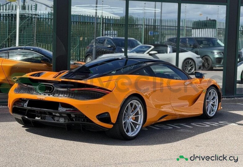 McLaren 750S Orange