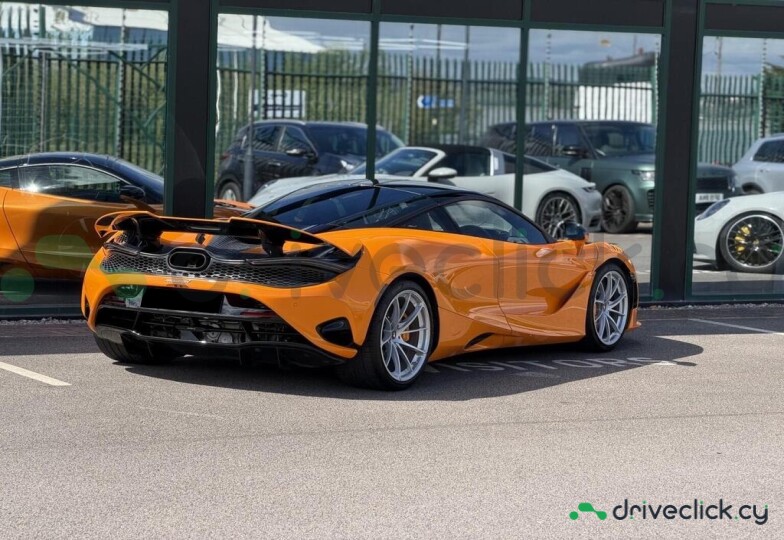 McLaren 750S Orange