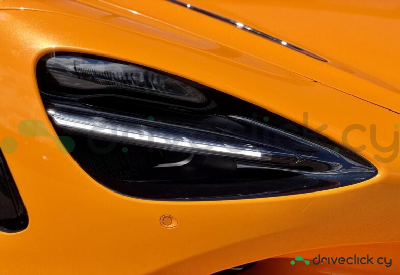 McLaren 750S Orange