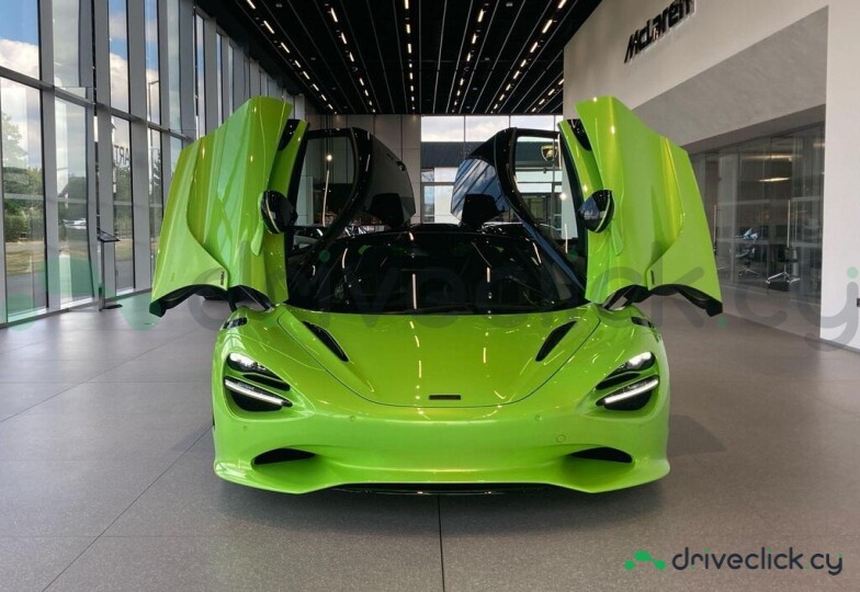 McLaren 750S Green