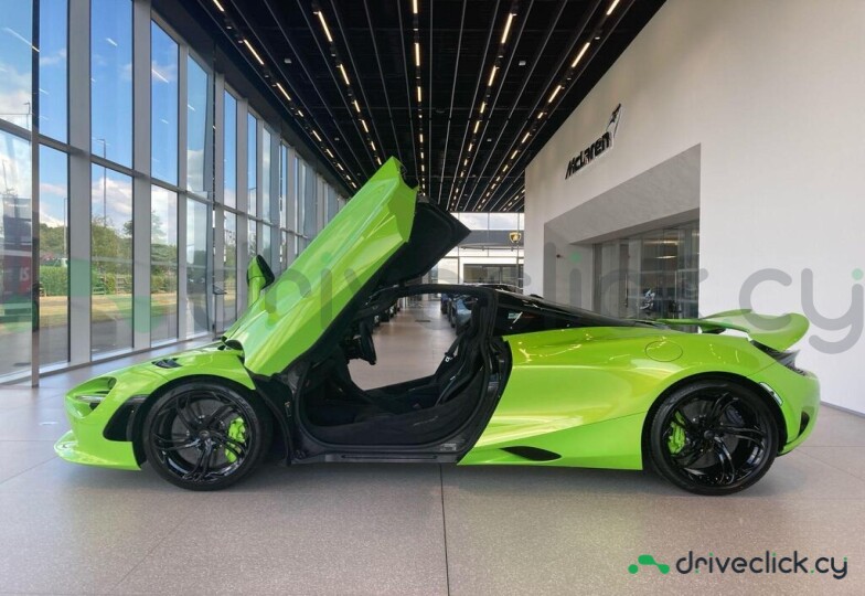 McLaren 750S Green