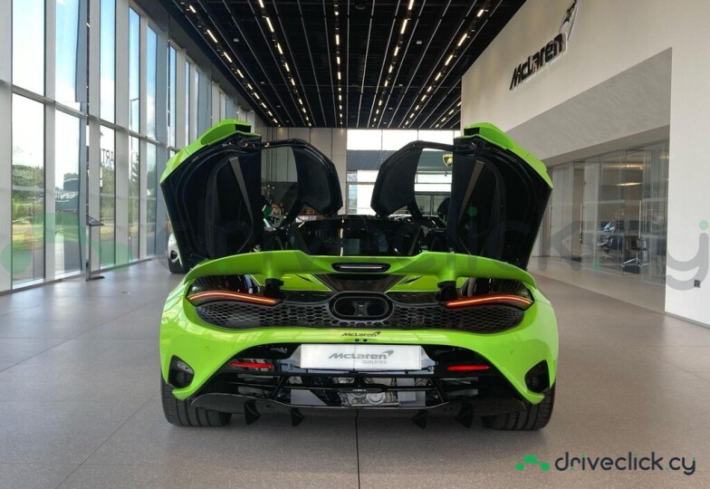 McLaren 750S Green