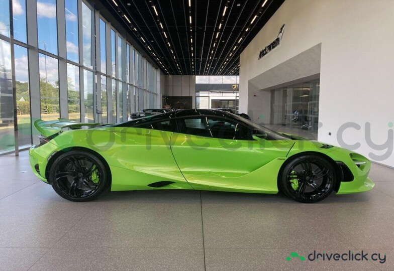 McLaren 750S Green