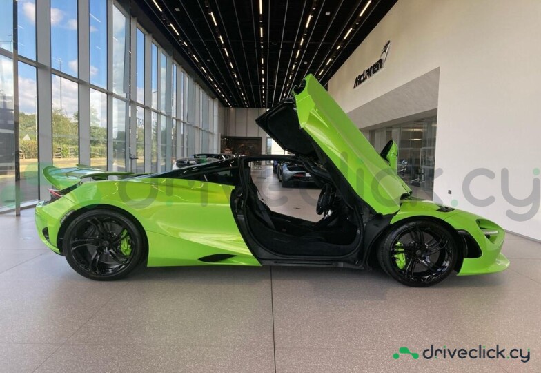 McLaren 750S Green