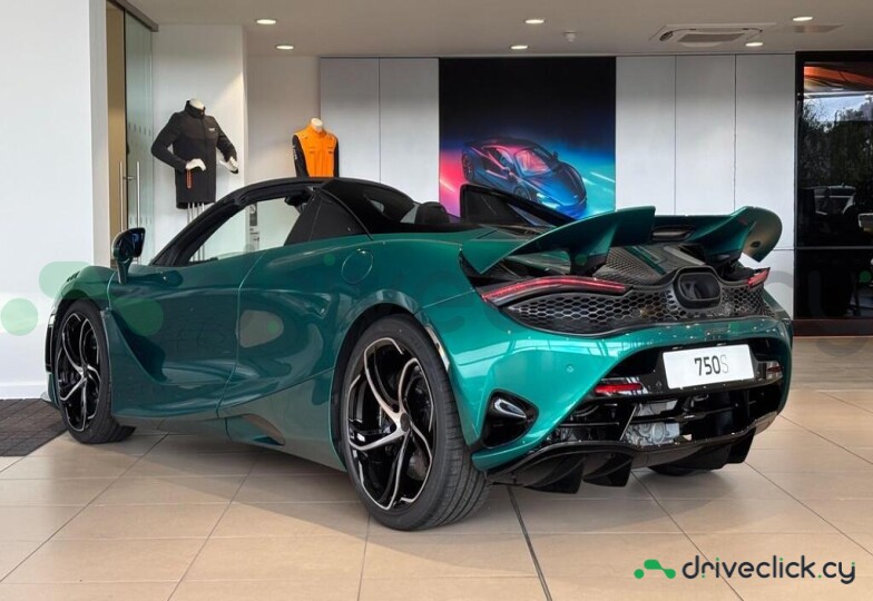 McLaren 750S Green