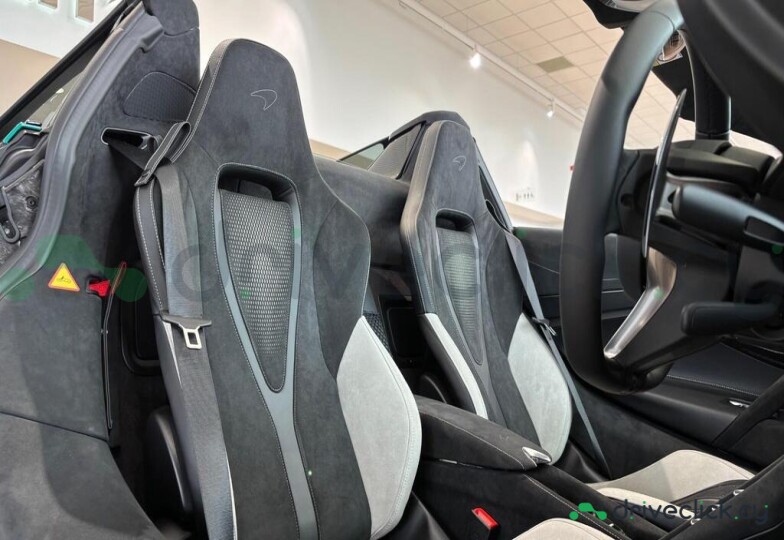 McLaren 750S Green