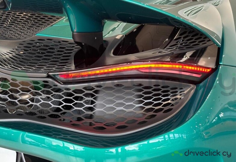 McLaren 750S Green