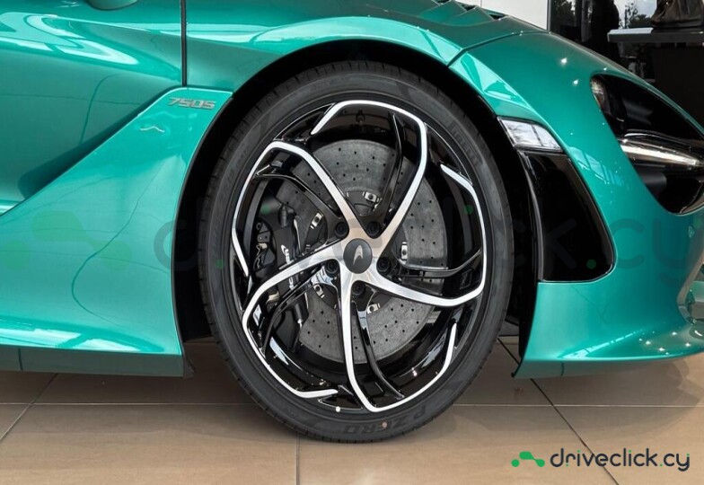 McLaren 750S Green