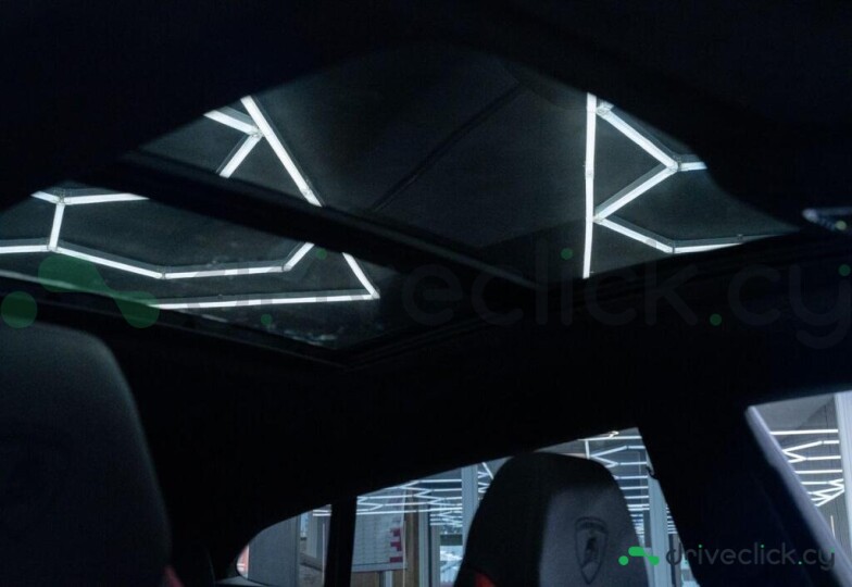 Lamborghini Urus Black