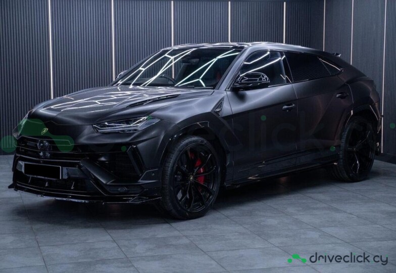 Lamborghini Urus Black