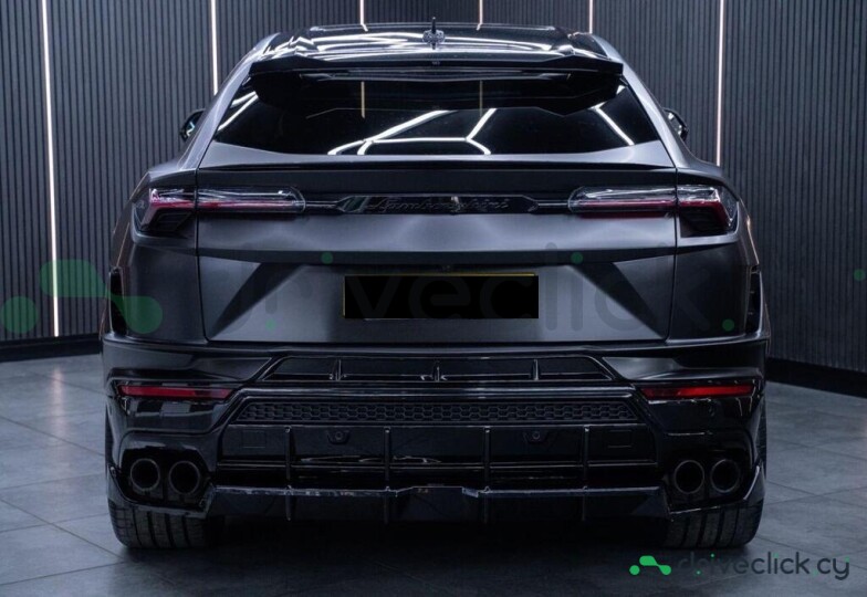 Lamborghini Urus Black