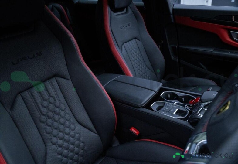 Lamborghini Urus Black