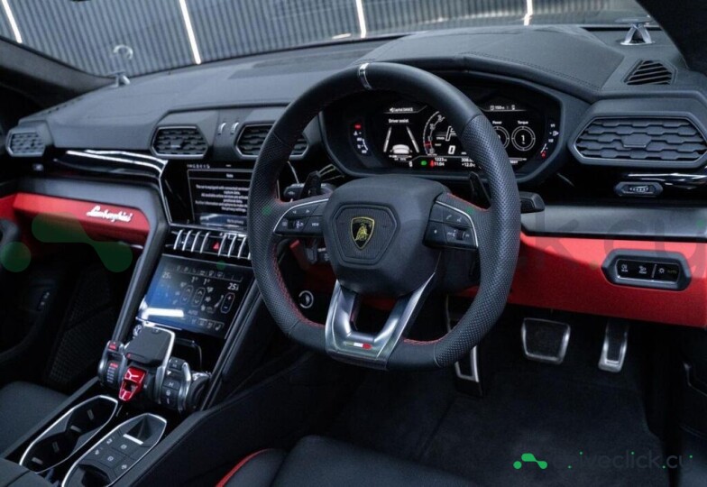 Lamborghini Urus Black