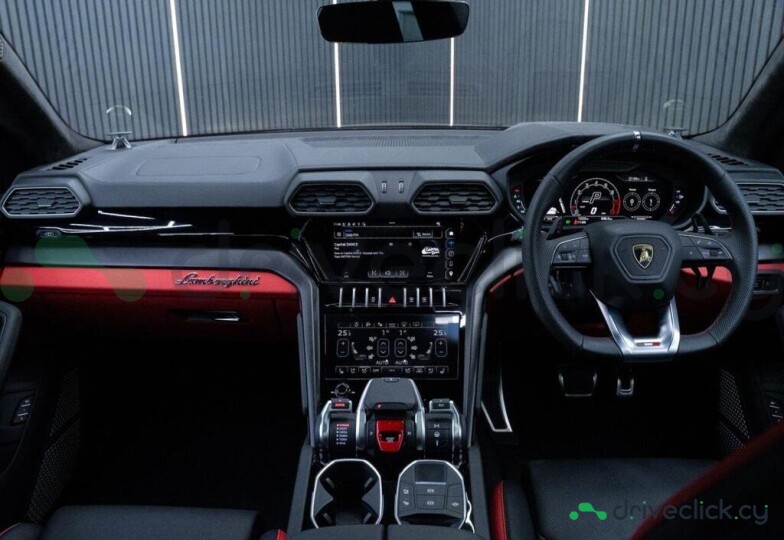 Lamborghini Urus Black