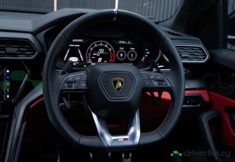 Lamborghini Urus Black