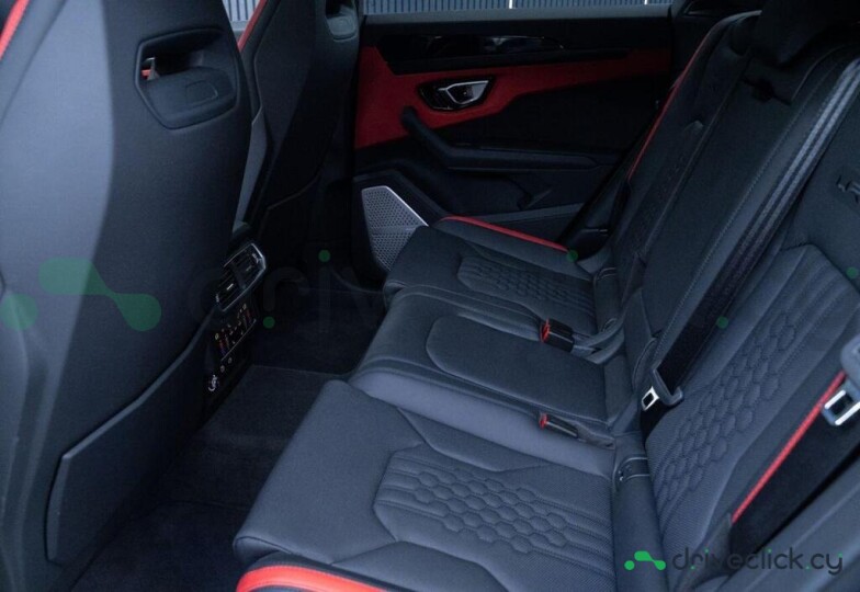 Lamborghini Urus Black