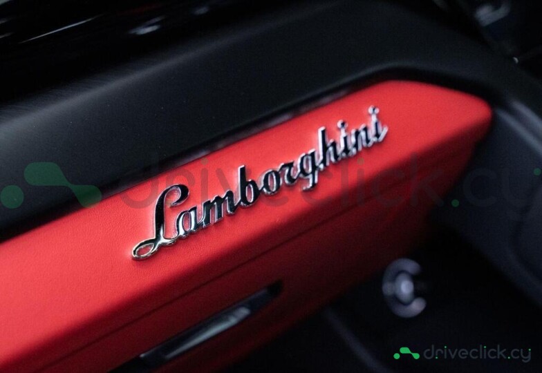 Lamborghini Urus Black