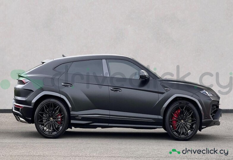 Lamborghini Urus Black