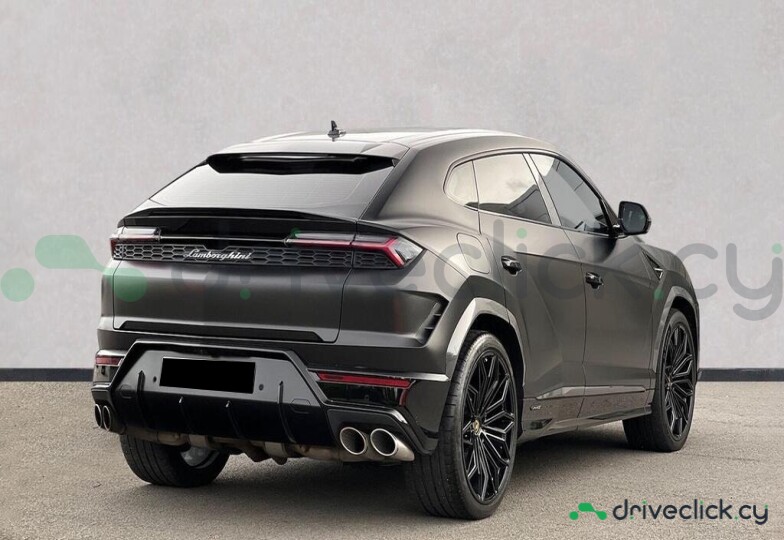 Lamborghini Urus Black