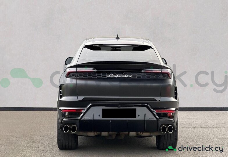 Lamborghini Urus Black