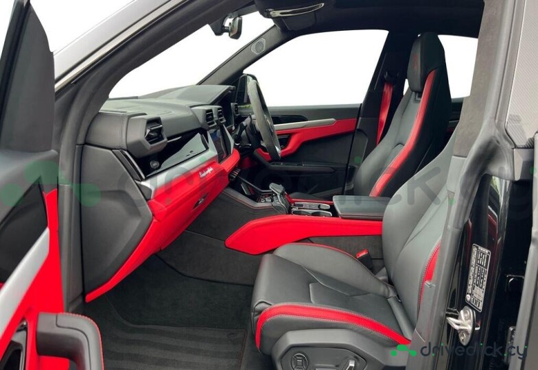 Lamborghini Urus Black