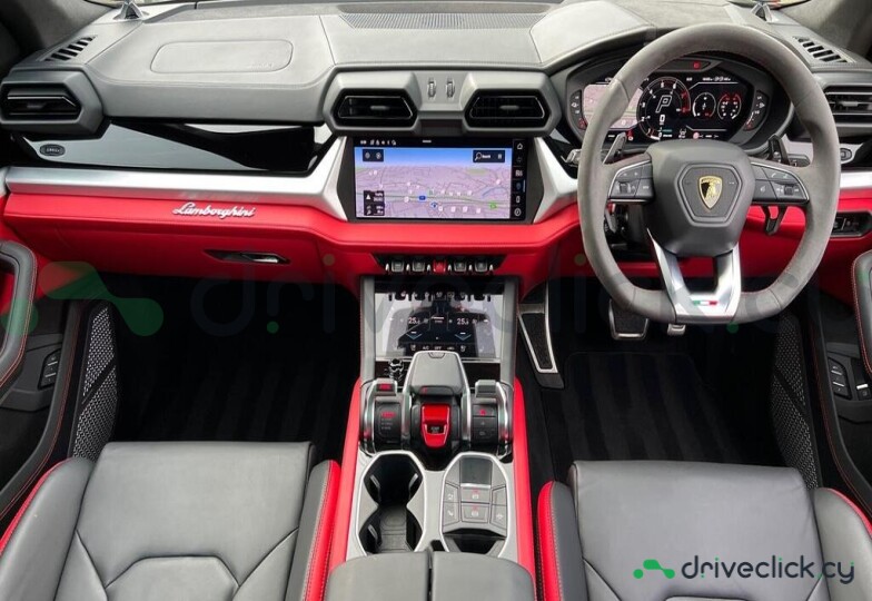 Lamborghini Urus Black