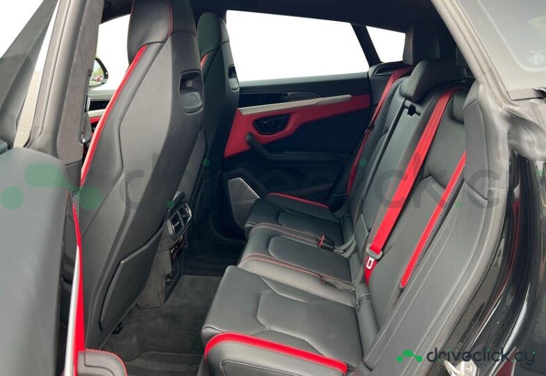 Lamborghini Urus Black