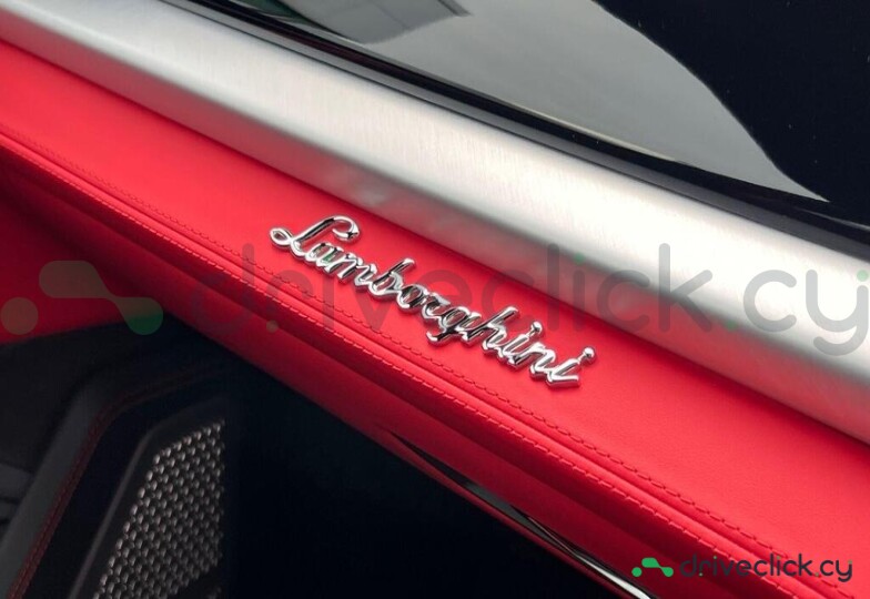 Lamborghini Urus Black