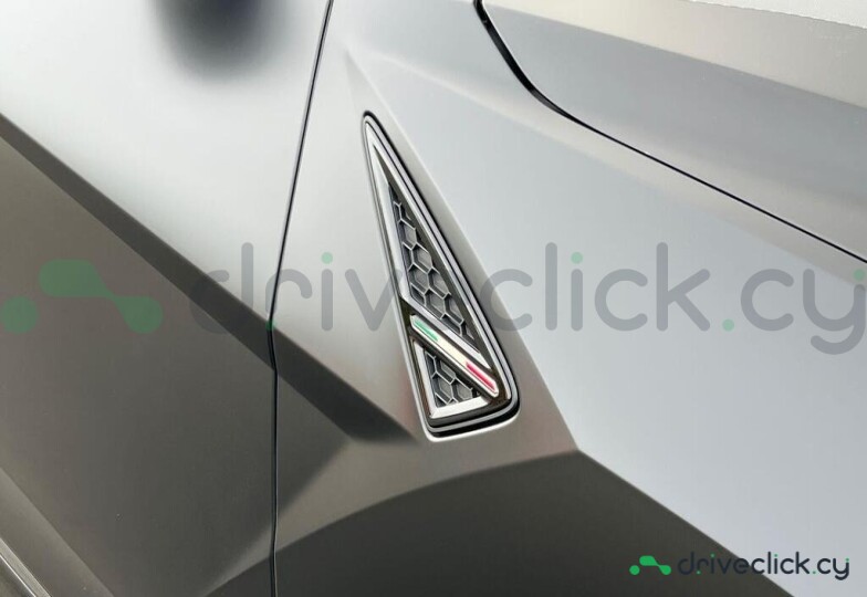Lamborghini Urus Black